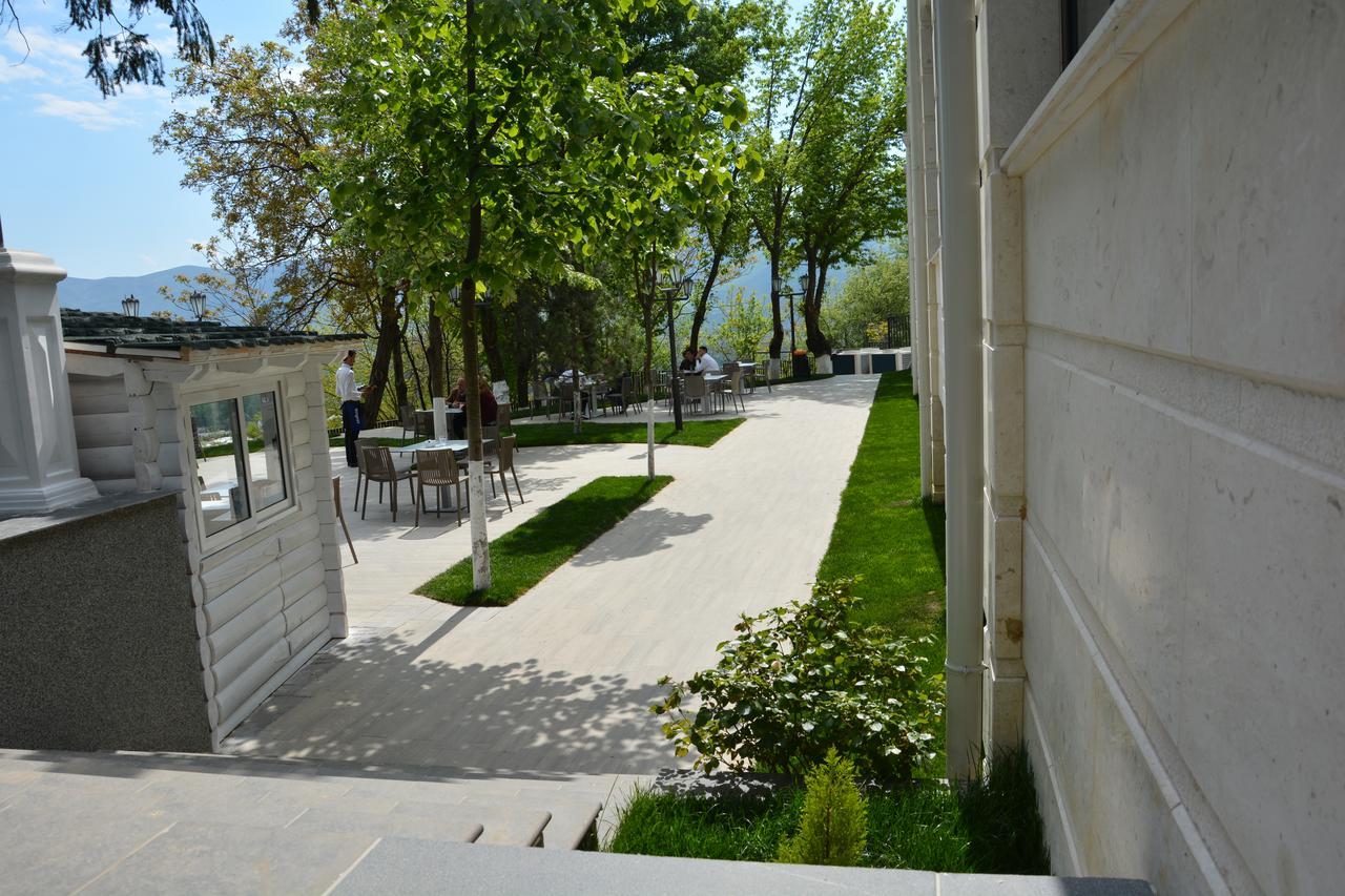 Turizem Shkelzeni Hotel Bajram Curri
